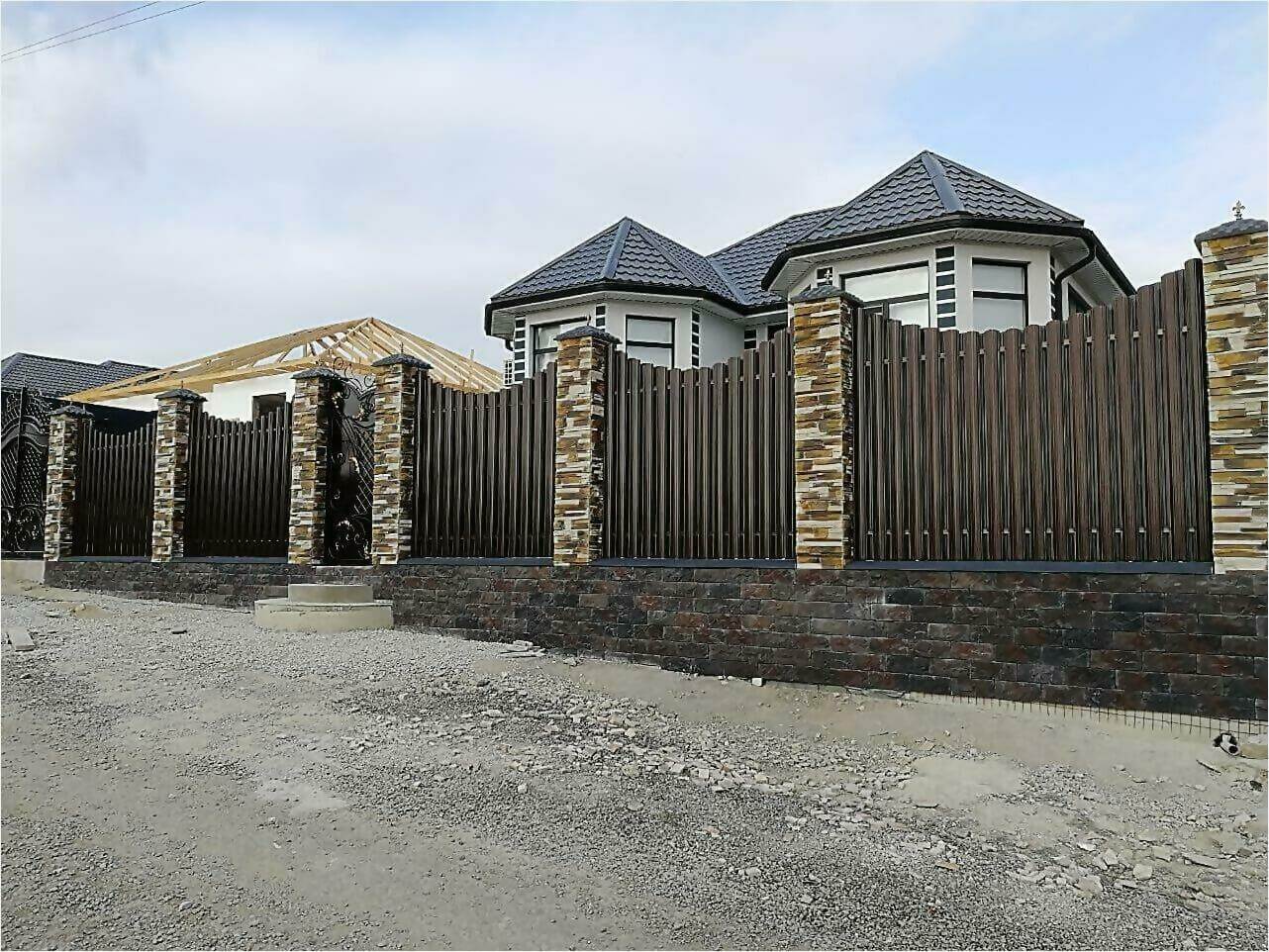 забор из штакетника 110м фото3 в Горно-Алтайске