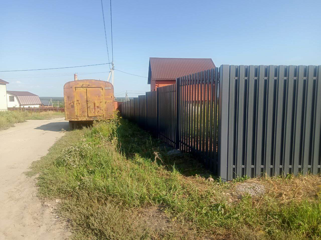 Забор из евроштакетника 21м RAL7024/7024 Серый Графит двусторонний фото 2 в Горно-Алтайске