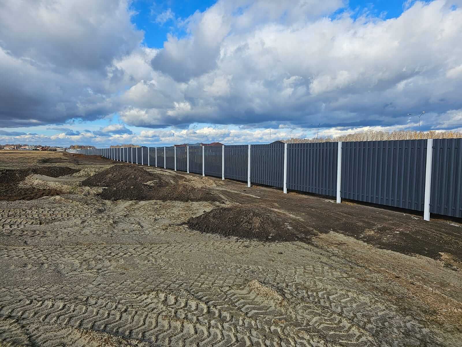 Забор из евроштакетника 234м RAL7024/7024 Серый Графит двусторонний фото 8 в Горно-Алтайске