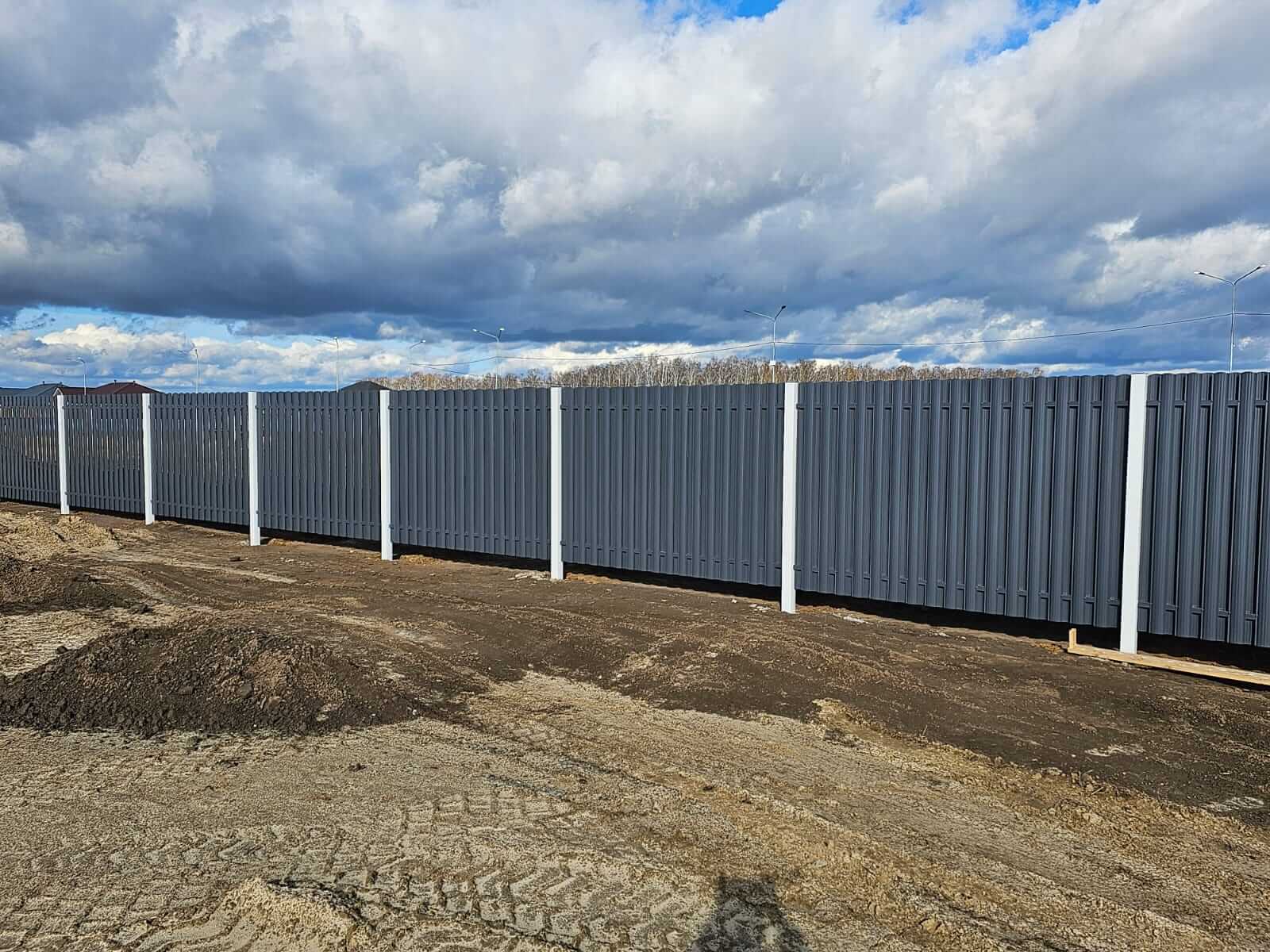 Забор из евроштакетника 234м RAL7024/7024 Серый Графит двусторонний фото 2 в Горно-Алтайске