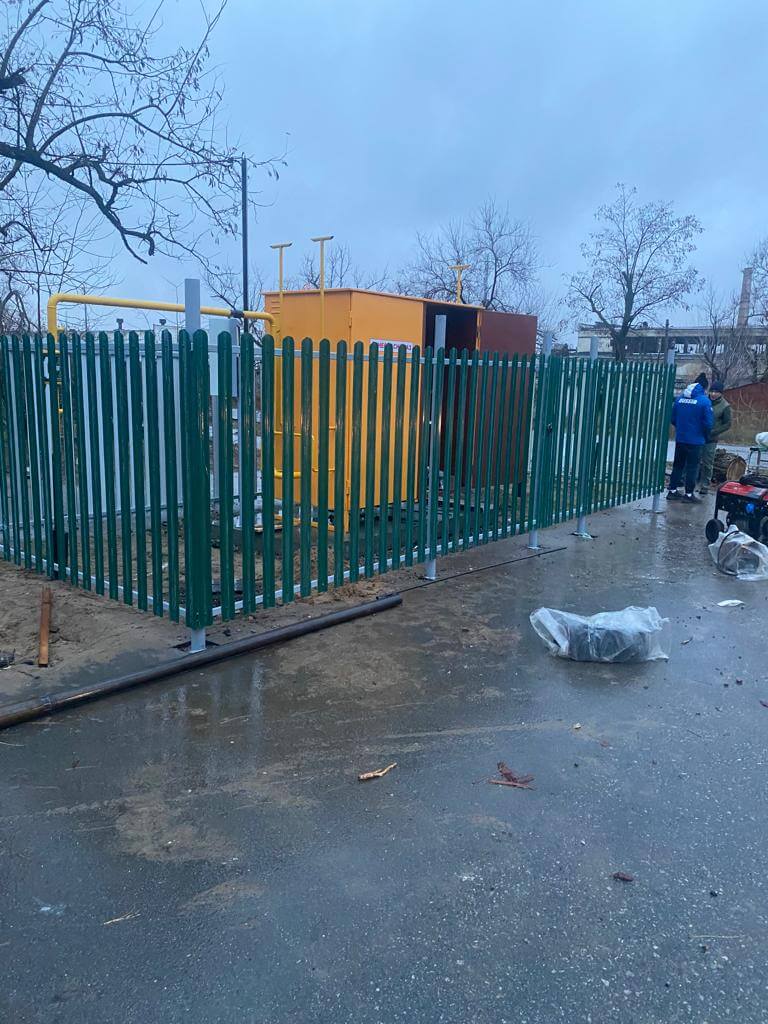 Забор из штакетника ЭКО-М 12м RAL6005 Зеленый Мох фото 1 в Горно-Алтайске