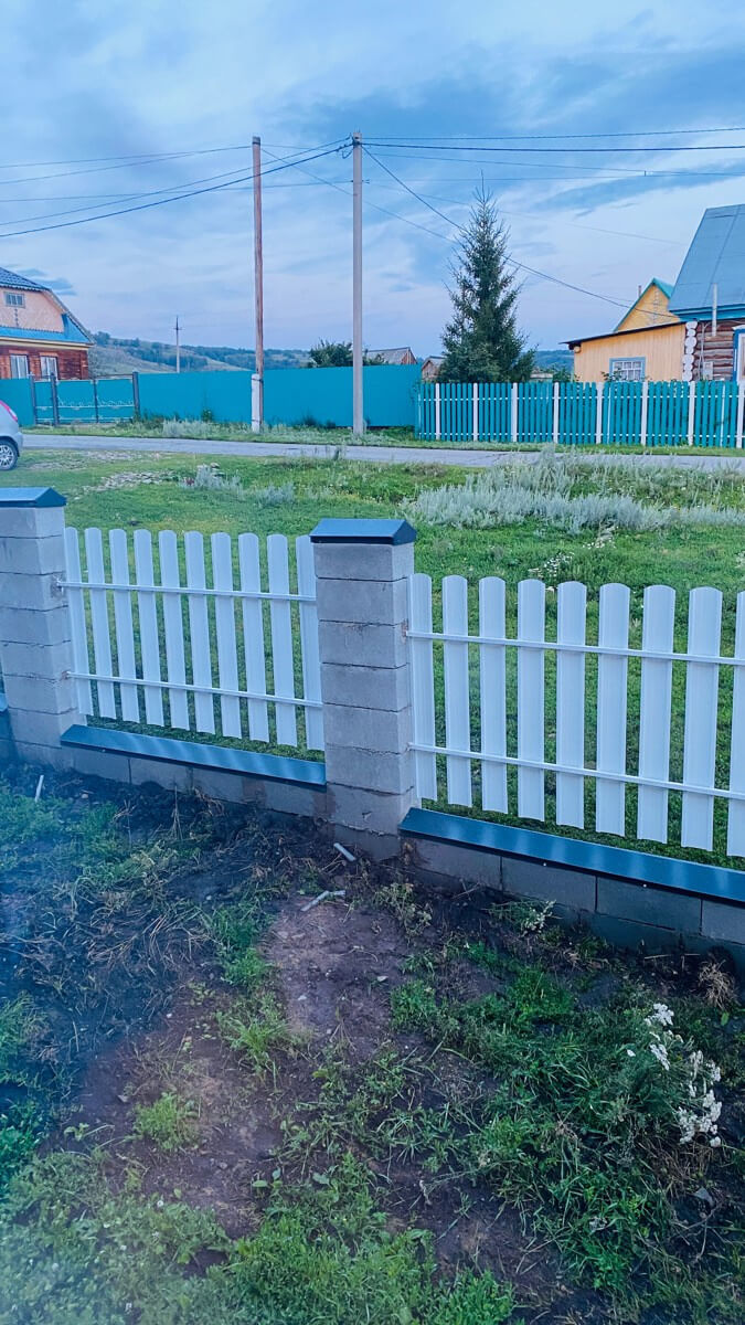Забор из евроштакетника 16м RAL9003/9003 Белый двусторонний фото 6 в Горно-Алтайске