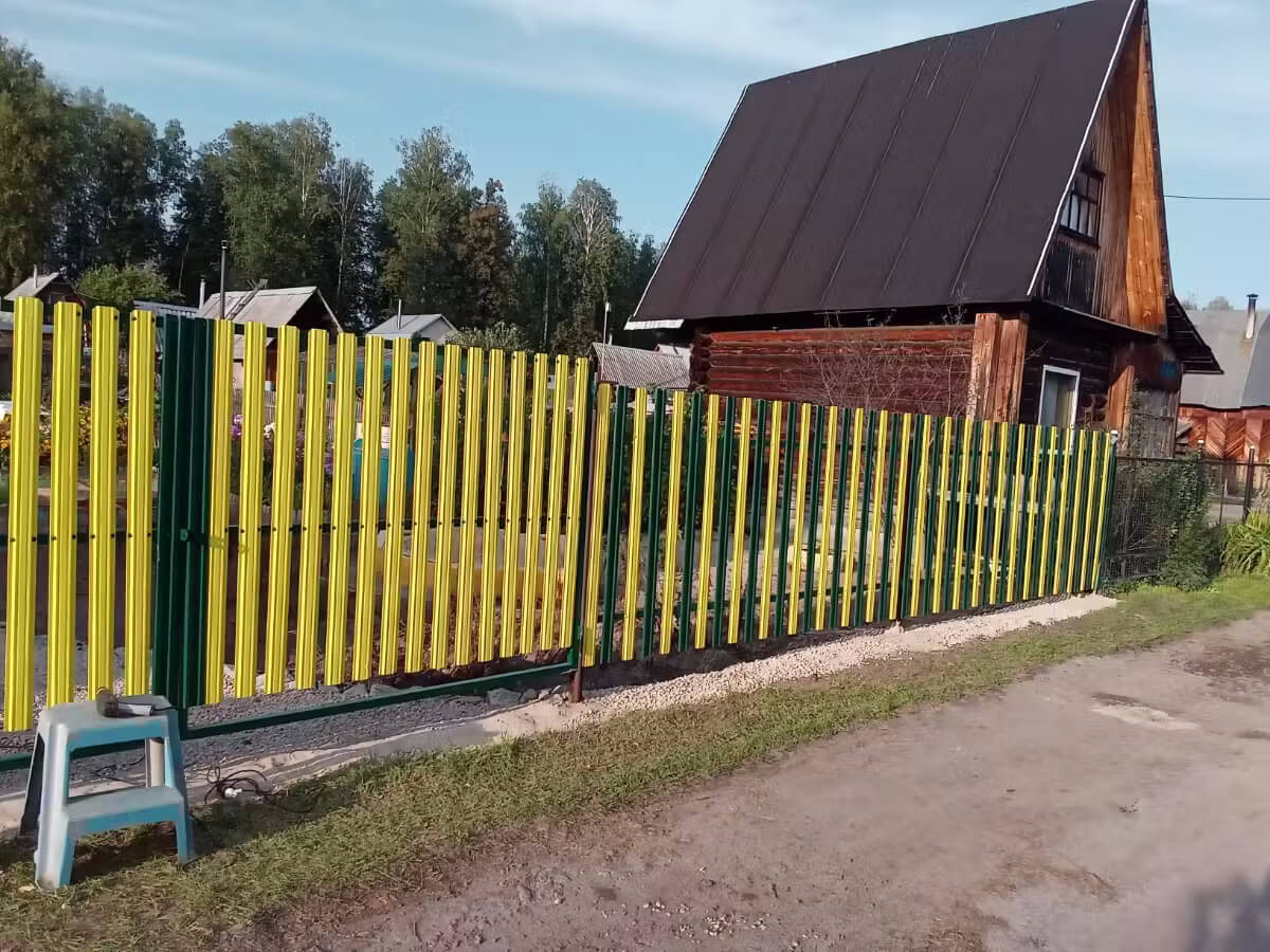 Забор из евроштакетника 13м RAL1018 Желтый фото 3 в Горно-Алтайске