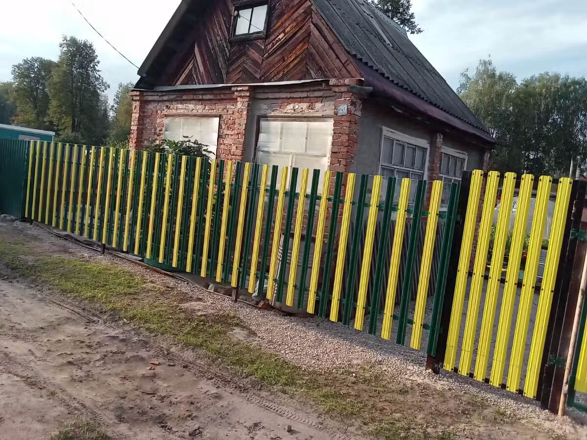 Забор из евроштакетника 13м RAL1018 Желтый фото 1 в Горно-Алтайске