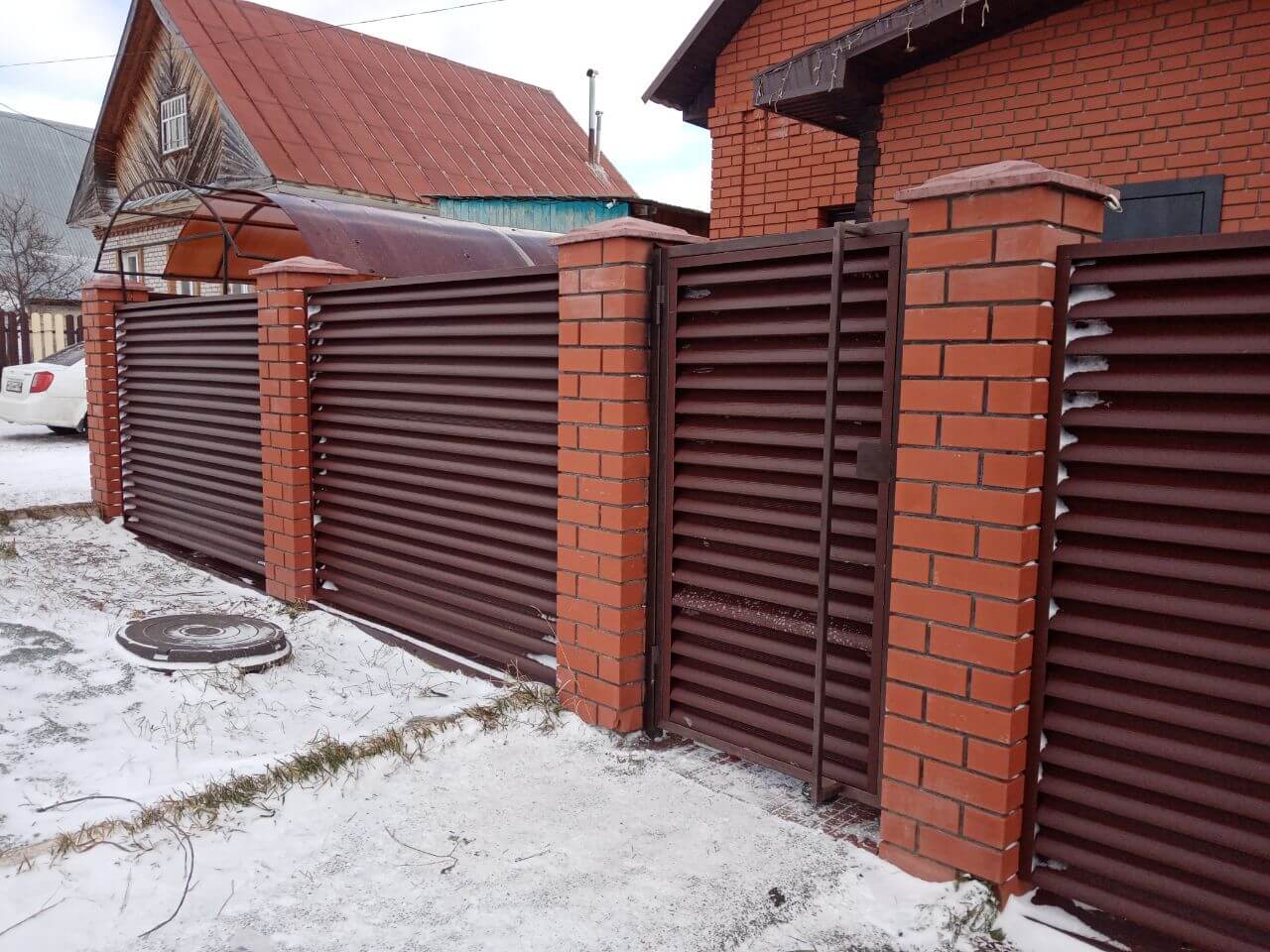Забор из ламелей еврожалюзи 12м RAL8017/8017 Шоколад двусторонний МАТТЕ фото 2 в Горно-Алтайске