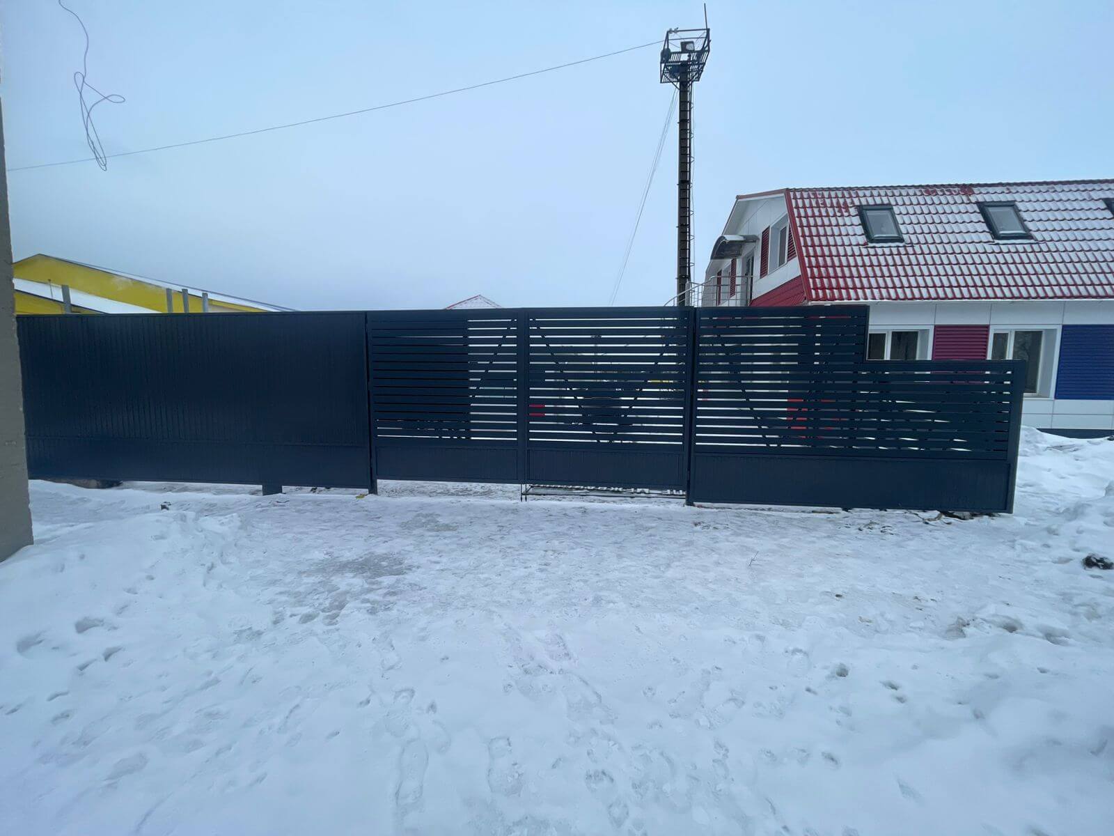 Забор-ранчо из металлического планкена 11м RAL7024 Серый Графит фото 2 в Горно-Алтайске