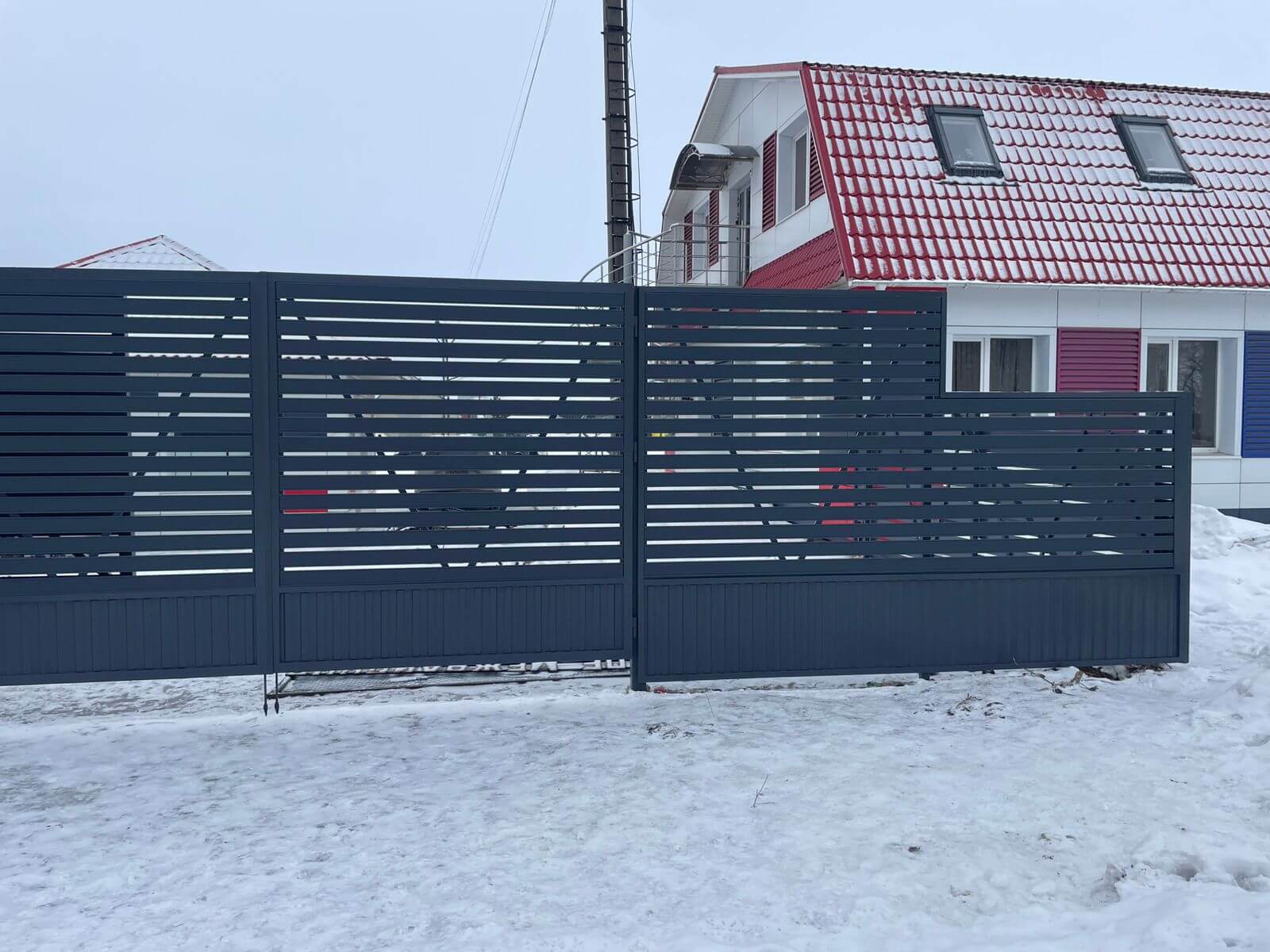 Забор-ранчо из металлического планкена 11м RAL7024 Серый Графит фото 1 в Горно-Алтайске