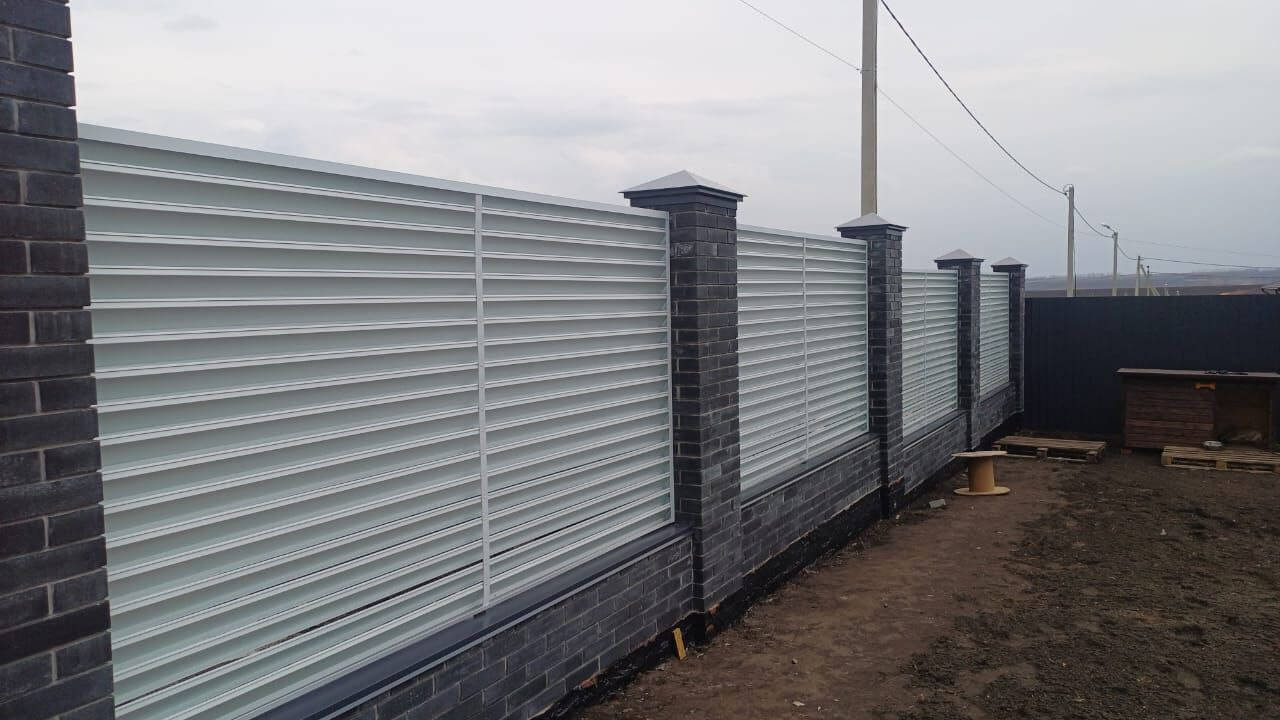 Забор-жалюзи из ламелей ЭКО-Z 94м RAL9003/9003 Белый двусторонний фото 1 в Горно-Алтайске