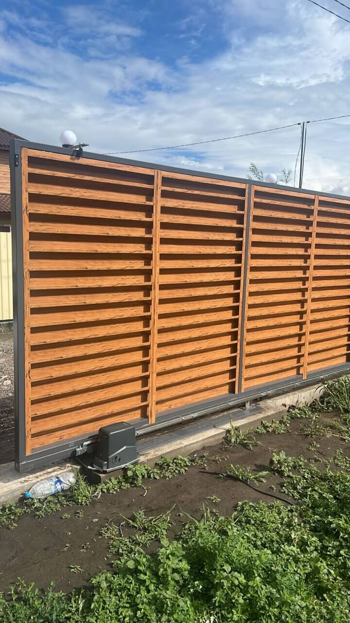 Забор-жалюзи из ламелей Хай-Тек 57м Кипарис 2xPrintech двусторонний фото 1 в Горно-Алтайске