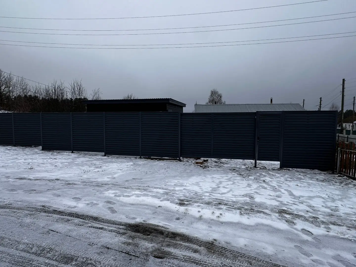 Забор-жалюзи из ламелей Хай-Тек 20м RAL7024/7024 Серый Графит двусторонний МАТТЕ фото 1 в Горно-Алтайске