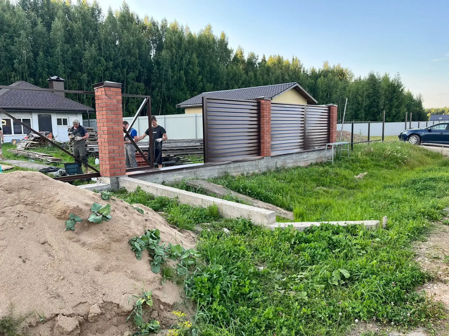 Забор-жалюзи из ламелей Хай-Тек 26м RAL8017/8017 Шоколад двусторонний фото 3 в Горно-Алтайске